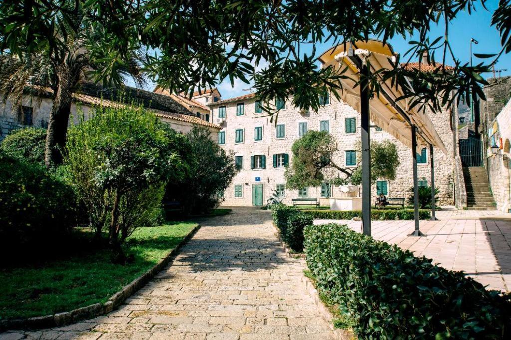 Old Town 466 Apartments Cattaro Esterno foto